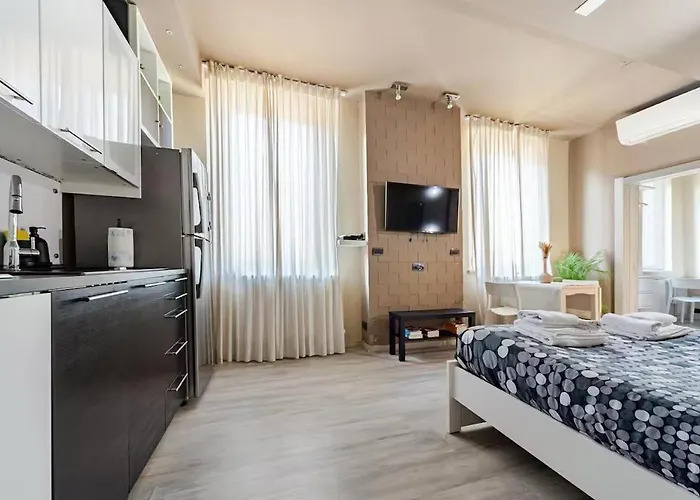 Moderna Apartments - Charme & Relax In Centro - Free Parking 摩德纳