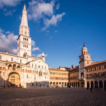 Moderna - Charme & Relax In Centro 3*