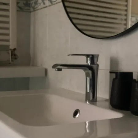 Moderna - Charme & Relax In Centro 3* 모데나