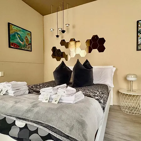 Moderna - Charme & Relax In Centro - Free Parking 3* Modena
